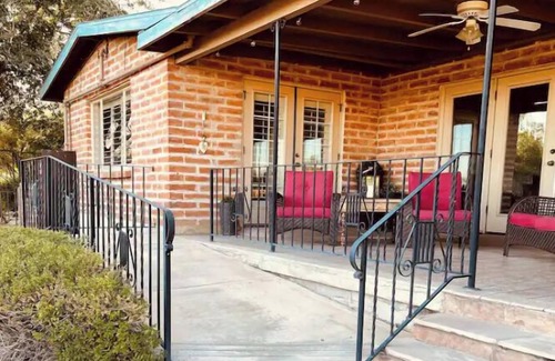 Oracle Foothills Estates House | The Outpost! 5-Bedroom Ranch with Donkeys!