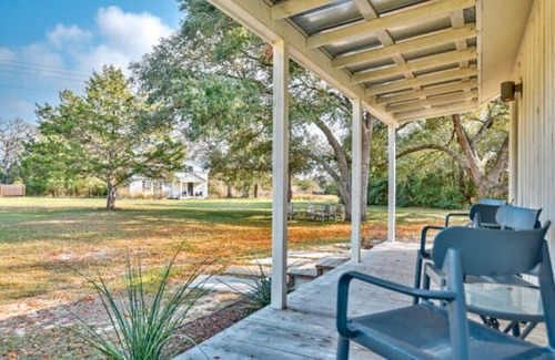 Warrenton Apartment | The Outpost - Farmstead