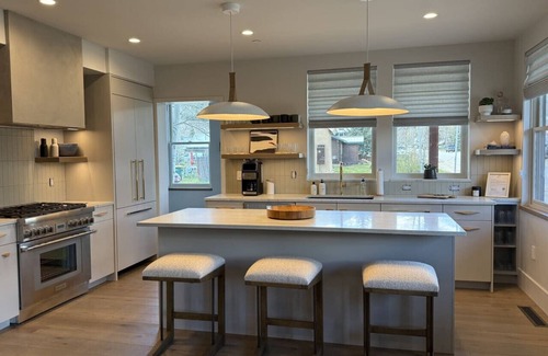 Crested Butte Hotel | The Outpost - New 5BR Mtn Retreat