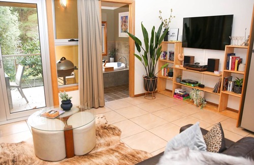 Bright Villa | THE OUTTA TOWNER : Bright