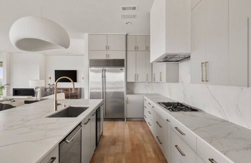 Mount Bonnell Terrace House | The Overlook on Monte Vista
