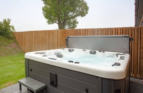 Down Thomas House | The Oyster - Three Bedroom House, Sleeps 6