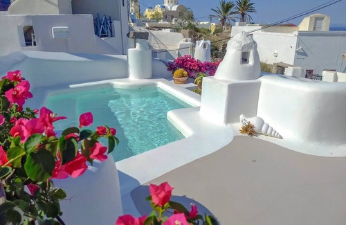 Fira Villa | The Painters House - Luxurious traditional villa
