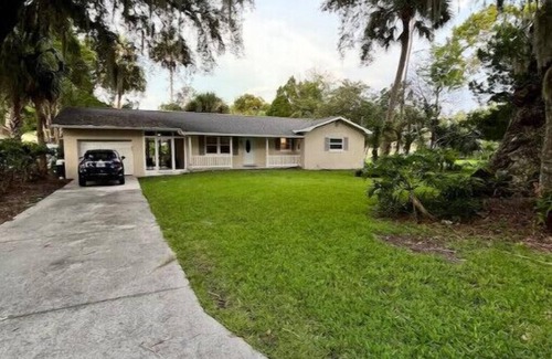 Yankeetown Cottage | The Palm Cottagenn