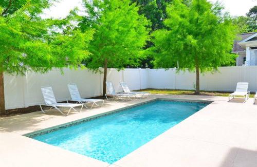 Windy Hill House | The Palm Luxury Beach House with Pool Top Location