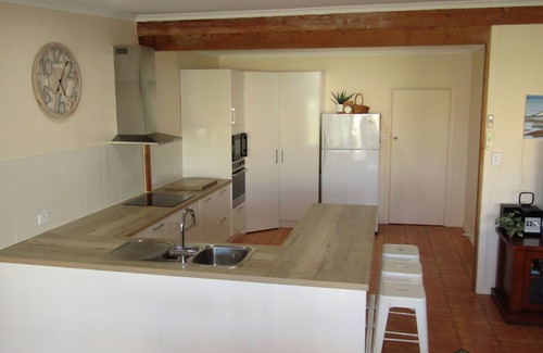 Port Vincent House | The Palm's House & Unit ~ Large Accommodation