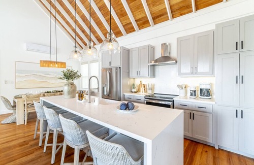 San Pedro Apartment | The Palms and The Pool Club at Mahogany Bay