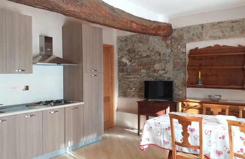 Serralunga d'Alba House | The parish priest's vineyard-2-