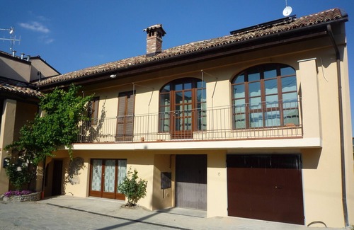 Serralunga d'Alba House | The parish priest's vineyard-2-
