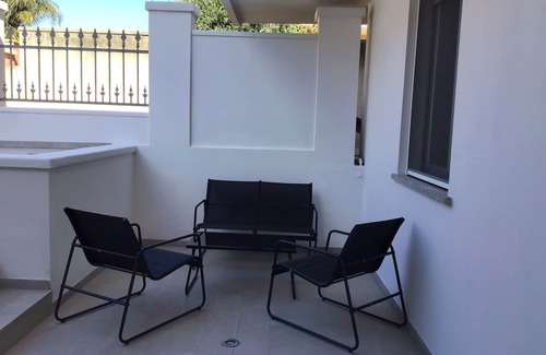 Santa Giusta Apartment | The Park Entire apartment with separate entrance CIN IT095047C2000R1207