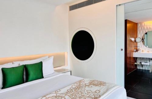 Somajiguda Hotel | The Park Hyderabad, Banjara Hills near Hussain Sagar Lake