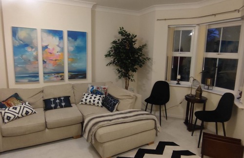 Wakefield House | The Parkview House , City location and easy access to motorways