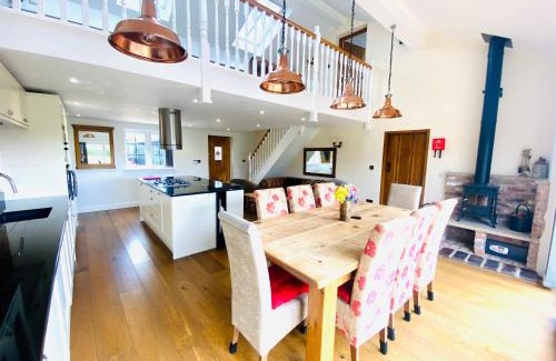 Hapsford House | The Parlour