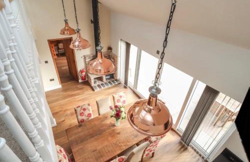 Hapsford House | The Parlour