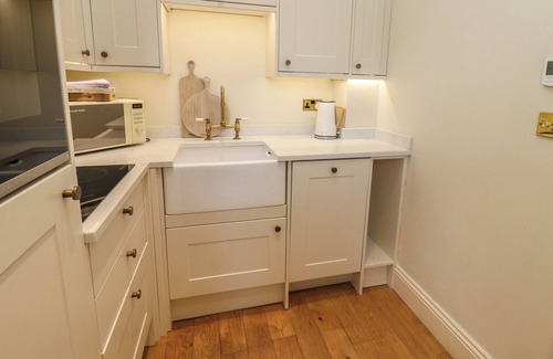 Kirklinton Cottage | THE PAVILLION, character holiday cottage, with open fire in Longtown