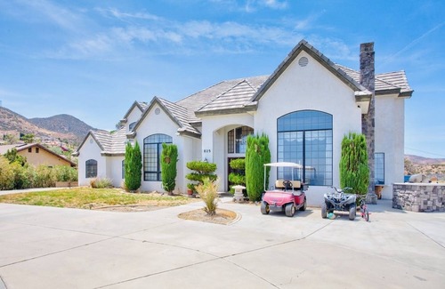 Agua Dulce House | The peaceful and spacious villa will make your vacation