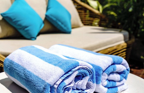 Mumbul Villa | The Peak 8 Villa Nusa Dua Bali - 20 Min to airport and popular beaches.