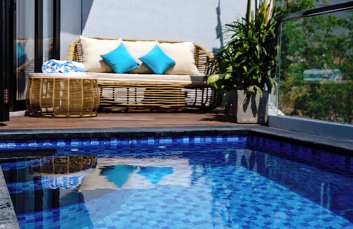 Mumbul Villa | The Peak 8 Villa Nusa Dua Bali - 20 Min to airport and popular beaches.