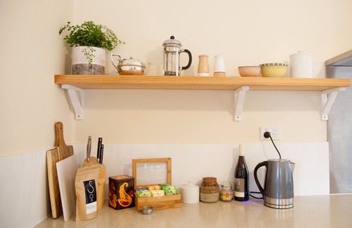 Highcroft Cottage | The Pear Cottage - unwind and recharge or explore the Tasman Peninsula