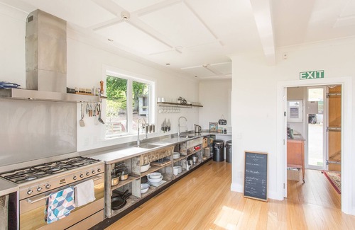 Hope Cabin | The Pear Orchard Lodge - enjoy the good life in the heart of the Nelson region!