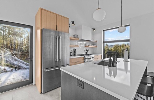 Stowe Hollow House | The Penelope: New, Modern Home w/Breathtaking View