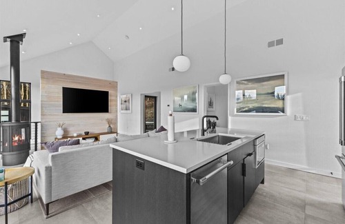 Stowe Hollow House | The Penelope: New, Modern Home w/Breathtaking View