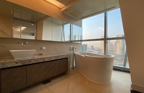 Yeonsu-gu Apartment | The Pent Songdo 3bd 2ba Central park