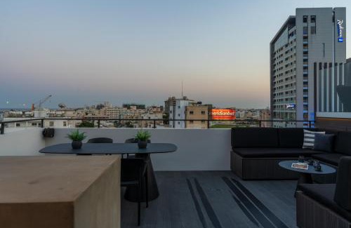 Larnaca Apartment | The Penthouse - 3BR Seaview with Private Pool in Larnaca
