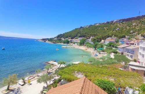 Duce Apartment | The penthouse apartment, first row by the sea, Beach House Ana