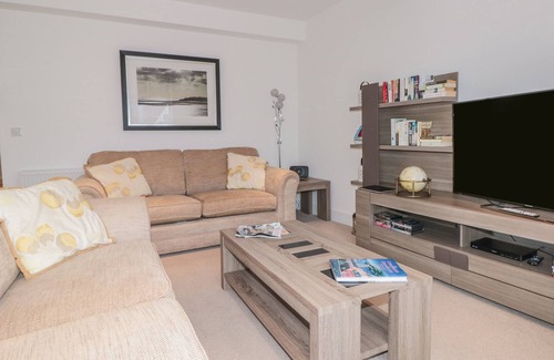 Dartmouth Apartment | THE PENTHOUSE, family friendly, with a garden in Dartmouth