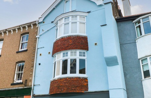 Dartmouth Apartment | THE PENTHOUSE, family friendly, with a garden in Dartmouth