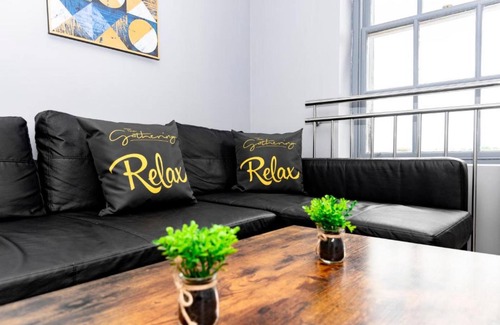 Wrexham Apartment | The Penthouse Gathering Wrexham - Town Centre - Sleeps Up To 16