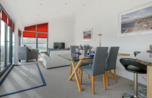 West Bay Apartment | The Penthouse
