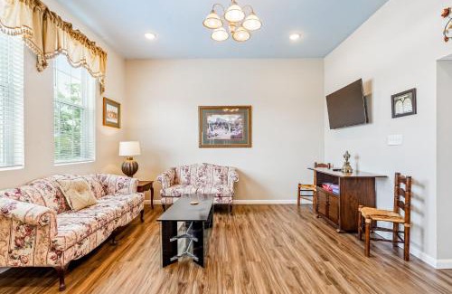 South 7th Ward Apartment | The Penthouse on Claiborne