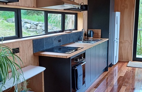 Dunedin House | The Perch is the ideal base to explore the stunning Otago Peninsula