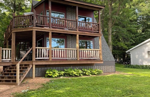 Mosinee Cabin | The Perch-Skywalk! Pet Friendly, 4-bedroom cabin on the Big Eau Pleine.