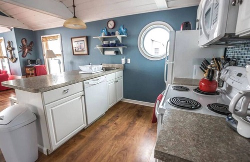Clinton Cottage | The Perfect Family Beachfront Cottage The Viola Cottage