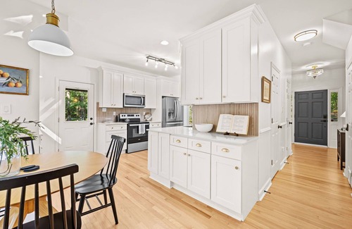 Hillsborough House | The Perfect Getaway on 2.5 Acres in Hillsborough