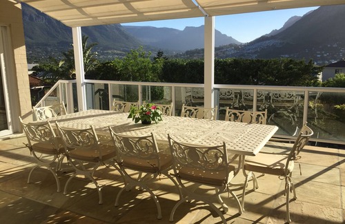 Hout Bay House | The perfect getaway in glorious Cape Town in spacious family home!