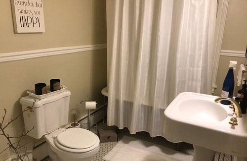 Burlington House | The Perfect Home Away From Home. Enjoy a Great Couples Getaway.