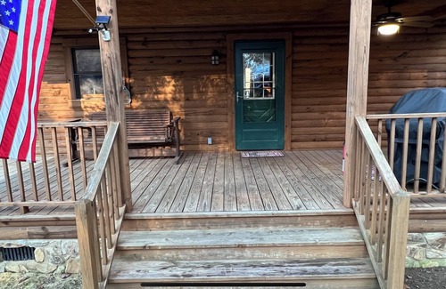 Langley House | The Perfect Lakefront Get-Away