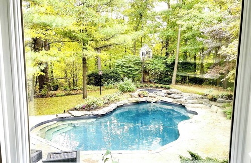 Mississauga House | The perfect mix of a private resort and entertainers dream.