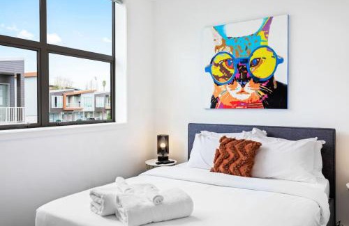Albany Apartment | The Perfect Pad on the Shore seconds to Stadium