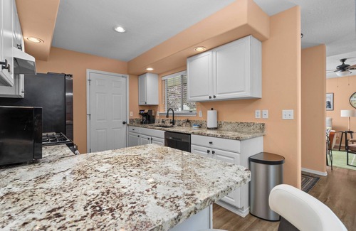 Keizer House | The Perfect Pair - Full Duplex for Your Group