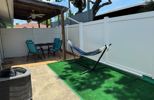 Old Grove Apartment | The perfect place very close to downtown and beaches! PETS ARE WELCOME!