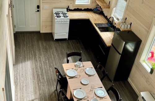 Chugiak Cabin | The perfect place for families or groups, offering ample space and comfort for six in the serene Eklutna Valley.