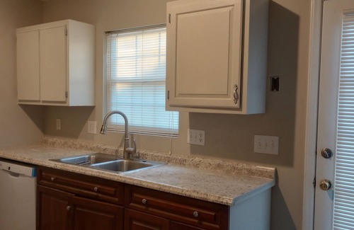 High Point House | *THE PERFECT VRBO for Corporate Groups, Traveling Nurses, Families & Friends!*