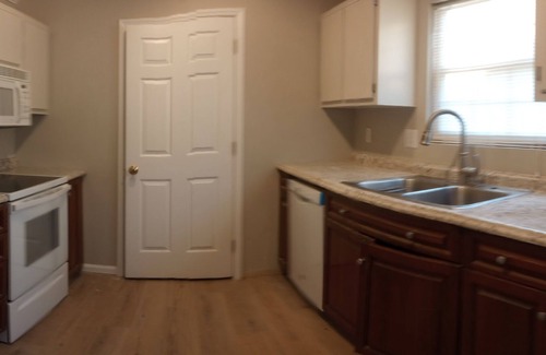 High Point House | *THE PERFECT VRBO for Corporate Groups, Traveling Nurses, Families & Friends!*