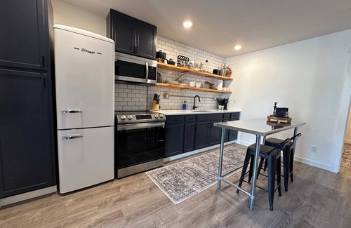 Dillon Apartment | The Pheasant 1- A Fully Renovated Historic Apartment in charming Dillon, Montana