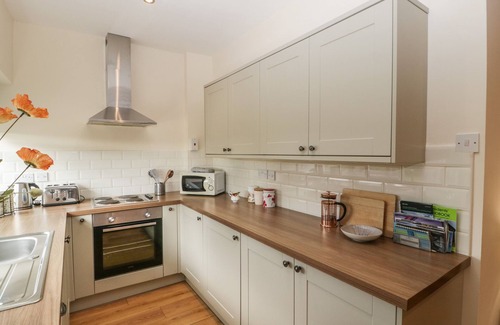 Usk House | THE PHEASANT TWO, family friendly, with a garden in Raglan